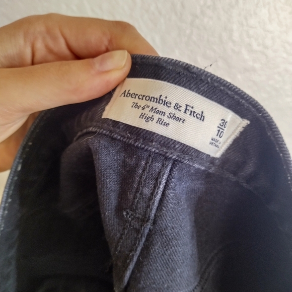 Abercrombie and Fitch 4" mom short high rise black Sz 10/30 - Picture 6 of 9
